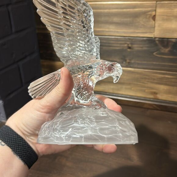 Vintage 1970 Leaded Crystal D' Arques Eagle w Fish Sculpture Statue Paper Weight - Picture 8 of 10